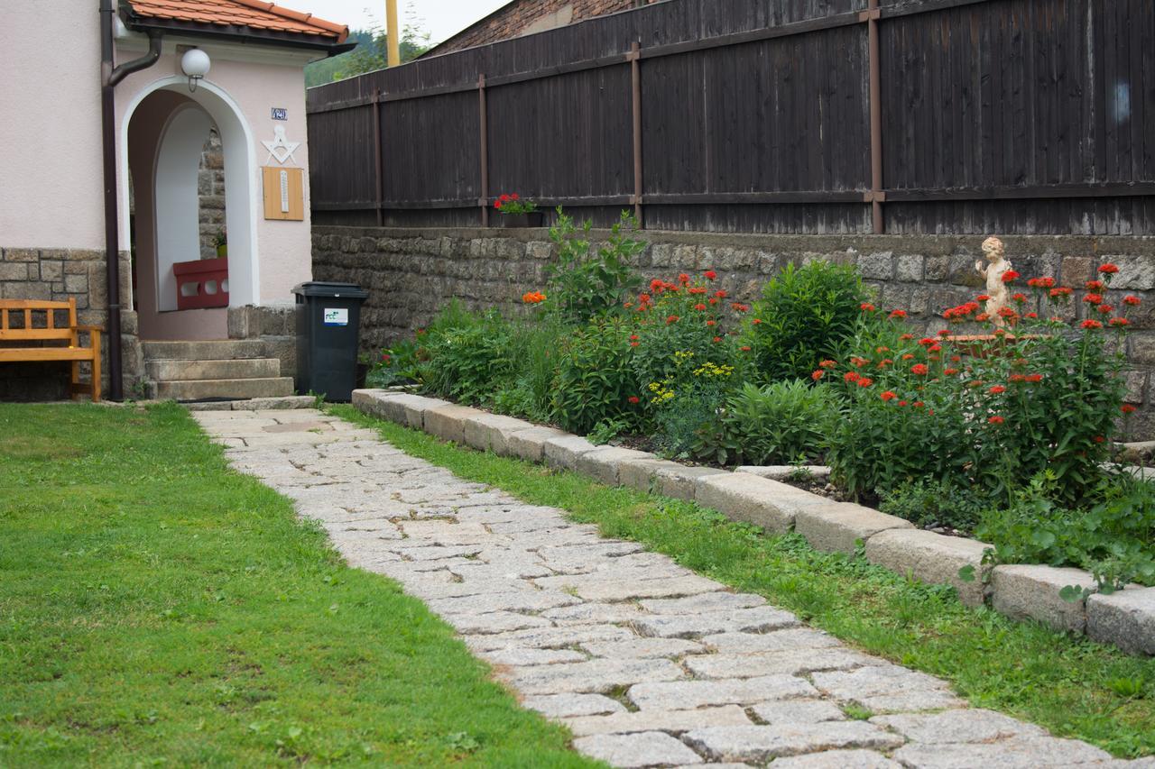 Penzion Signum Laudis Hotel Velké Hamry Exterior foto